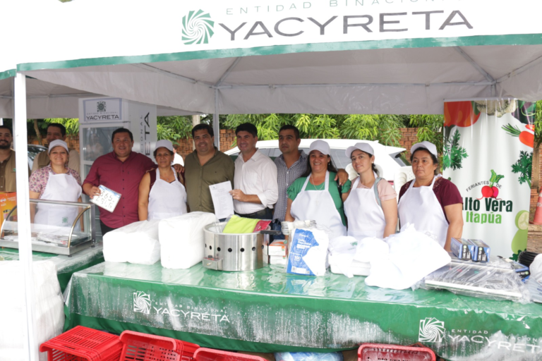 YACYRETÁ IMPULSA EL DESARROLLO DE ITAPÚA CON ENTREGA DE NUEVA SEDE PARA LA AIDI Y EQUIPAMIENTOS PARA PRODUCTORES FERIANTES YACYRETÁ IMPULSA EL DESARROLLO DE ITAPÚA CON ENTREGA DE NUEVA SEDE PARA LA AIDI Y EQUIPAMIENTOS PARA PRODUCTORES FERIANTES