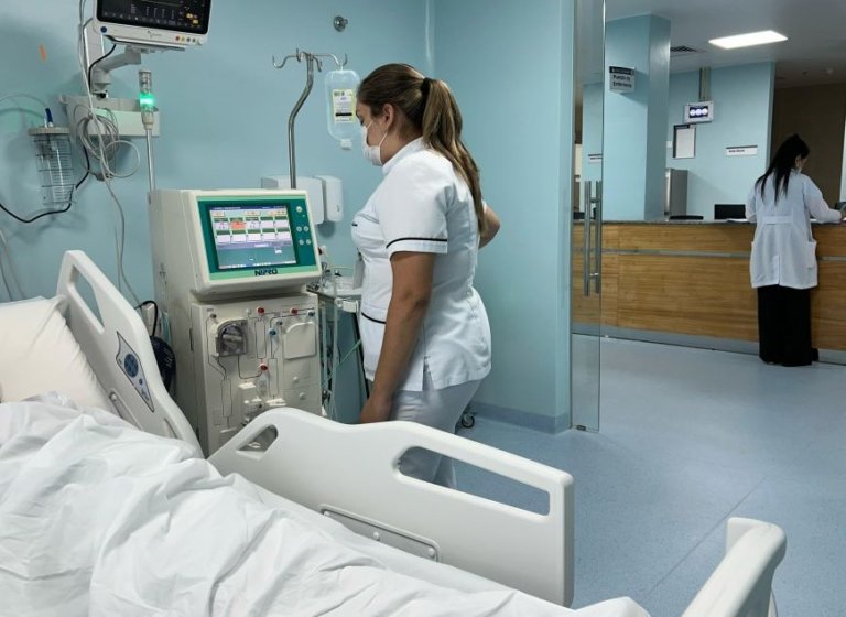 Hospital General de Coronel Oviedo realiza primera sesión de hemodiálisis