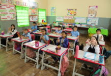 Gobierno inició entrega de 330 mil mobiliarios escolares