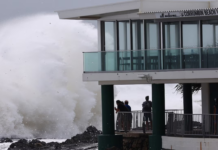 Inusual ciclón obliga a cerrar comercios, escuelas y el transporte en Australia