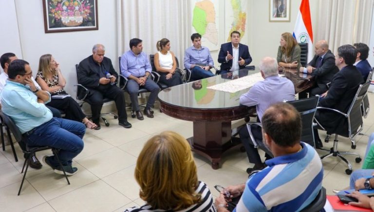 Salud acuerda mecanismos con proveedores de medicamentos, para optimizar provisión a hospitales