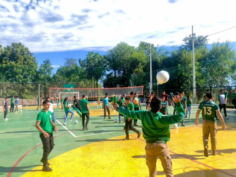 Escuela agrícola de San Ignacio mejora con apoyo de la EBY