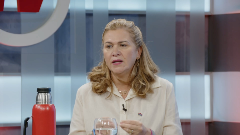 Ministra dispone cambios y auditoría médica tras muerte de un bebé