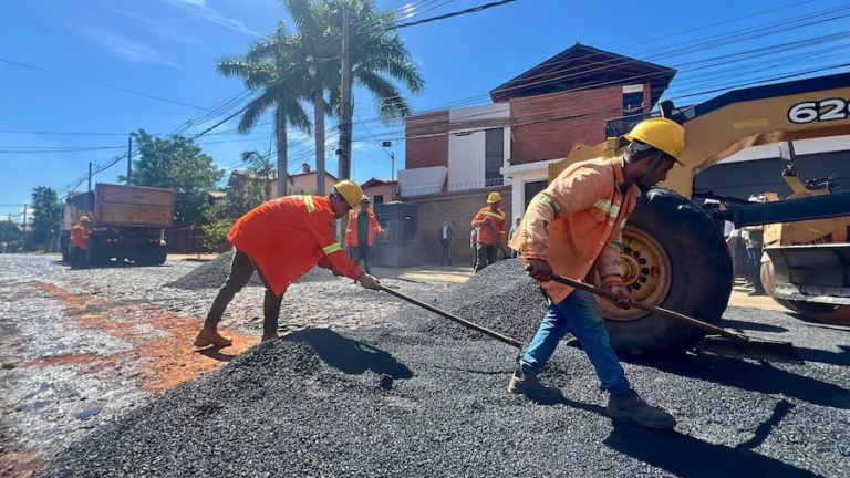El plan de pavimentación urbana generará 10.000 empleos directos