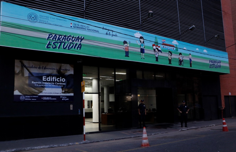Fueron imputados 11 docentes por presentar títulos no auténticos en concurso del MEC Fueron imputados 11 docentes por presentar títulos no auténticos en concurso del MEC