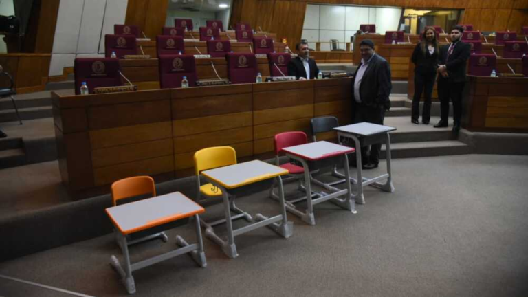 Zacarías sobre mobiliarios para el MEC: “Lamentablemente, esto se convirtió en una cuestión política y no técnica” Zacarías sobre mobiliarios para el MEC: “Lamentablemente, esto se convirtió en una cuestión política y no técnica”