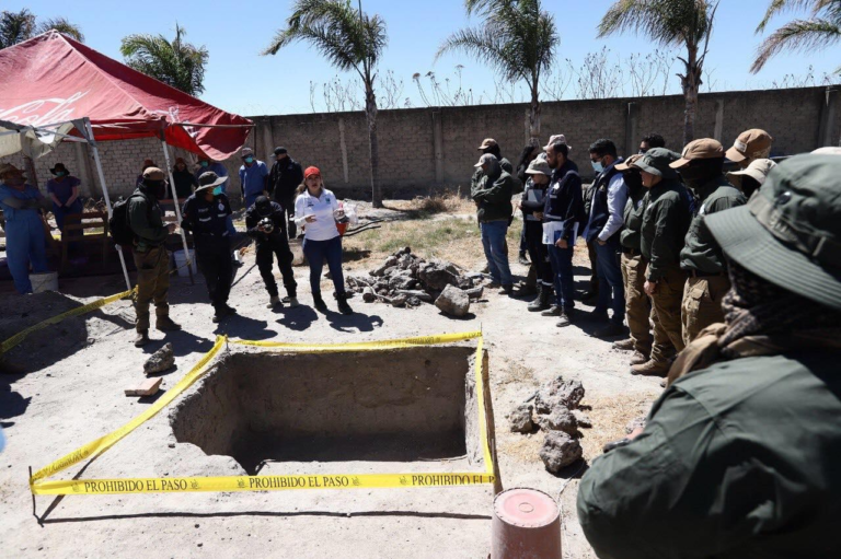 México: dos expolicías estarían vinculados con rancho del horror