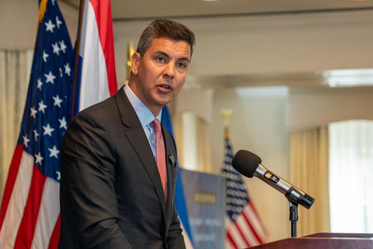 Aranceles de EE.UU afectan «en menor medida» a Paraguay, que mantiene un horizonte muy optimista, según presidente Aranceles de EE.UU afectan «en menor medida» a Paraguay, que mantiene un horizonte muy optimista, según presidente