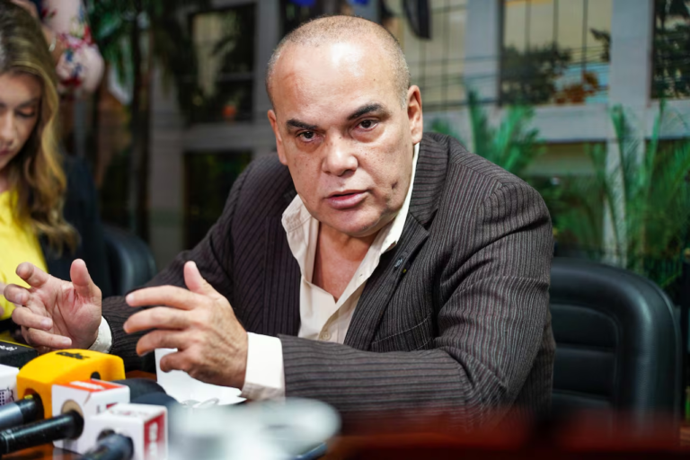 Senador afirma que recibió propuesta de frenar candidatura de Cartes a cambio de parar ataques
