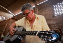 Empresa familiar de Luque exporta su eco guitarra a Nueva Zelanda