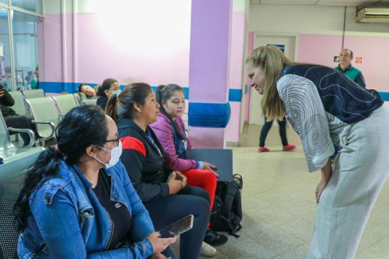 Ministra de Salud verifica funcionamiento del Hospital de Limpio 