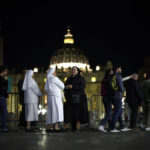 Más de 60.000 personas se despidieron del papa Francisco en la capilla ardiente
