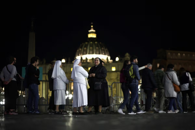 Más de 60.000 personas se despidieron del papa Francisco en la capilla ardiente