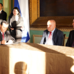 ANDE firma contrato para construir línea de 220 KV e impulsar el desarrollo en el Chaco