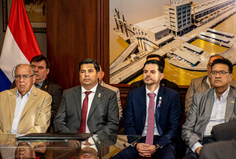Asumió nuevo miembro del Consejo de Administración de la EBY Asumió nuevo miembro del Consejo de Administración de la EBY