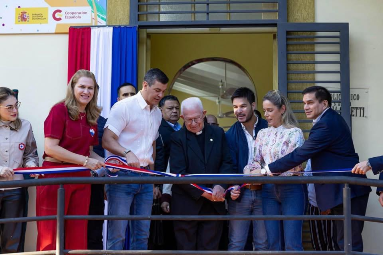 SE INAUGURA CENTRO DE ATENCIÓN INTEGRAL A LA SALUD EN ASUNCIÓN SE INAUGURA CENTRO DE ATENCIÓN INTEGRAL A LA SALUD EN ASUNCIÓN