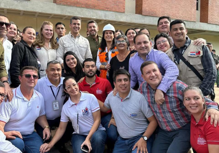 El Diputado Nacional Sebastian Remesowski Acompañó al Presidente Santiago Peña en jornada de gobierno en Itapúa El Diputado Nacional Sebastian Remesowski Acompañó al Presidente Santiago Peña en jornada de gobierno en Itapúa