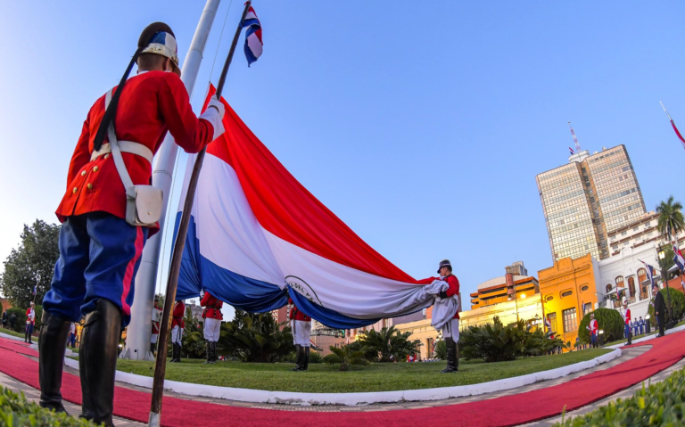 Presidente encabeza actividades para festejar 214 años de gesta patriótica
