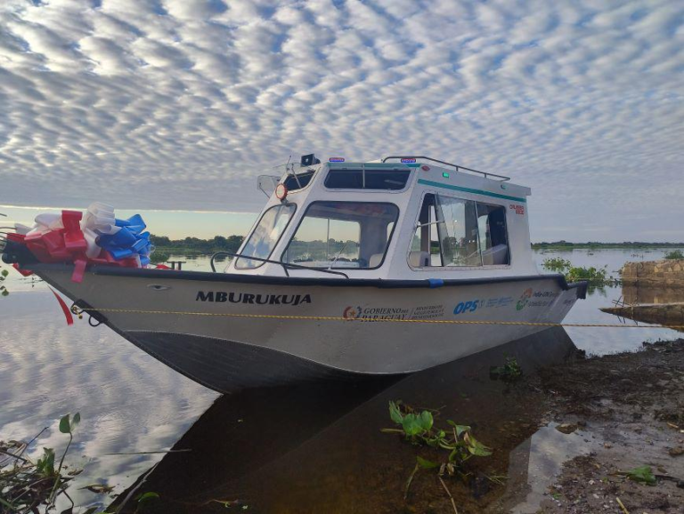 Nueva lancha ambulancia fortalece atención materno-infantil en el Chaco paraguayo.