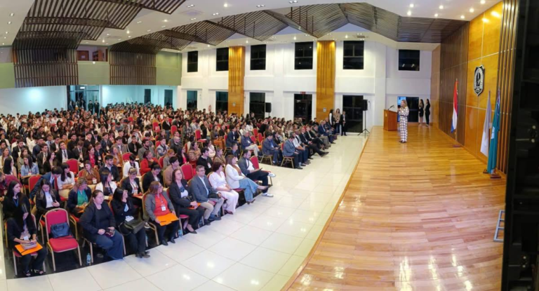 Amplia participación en el arranque del II Congreso de Salud Pública y Liderazgo.