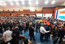 En histórico acto, Yacyretá entrega centenares de títulos de propiedad y millonarios aportes sociales en Encarnación