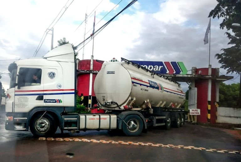Petropar tiene stock para tres meses y puede garantizar estabilidad de precios en el corto plazo, afirma ministro