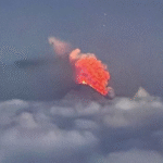 Un volcán ruso entró en erupción tras potente terremoto