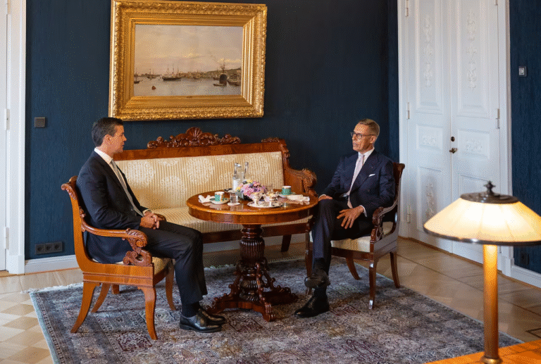 Peña inicia reuniones con más de 90 empresarios en Finlandia