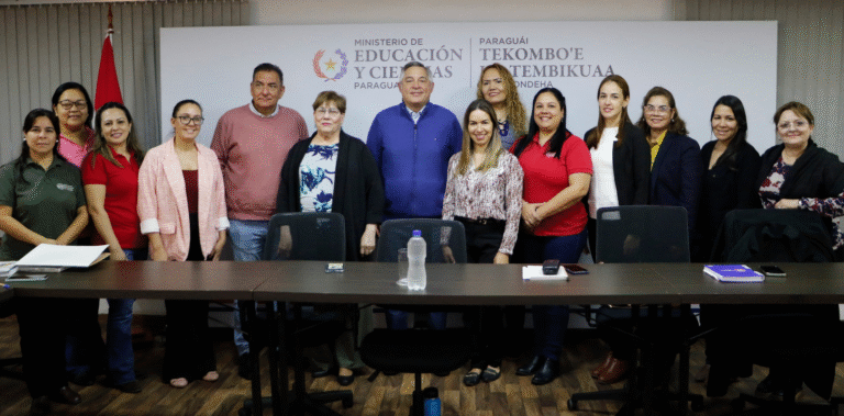 Certifican a casi 4.000 docentes en curso de Didáctica de Matemática dictado por educador internacional