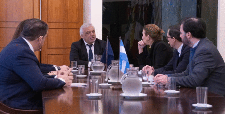 Paraguay impulsa gestiones con Argentina para garantizar operatividad en el Km 171 de la Hidrovía