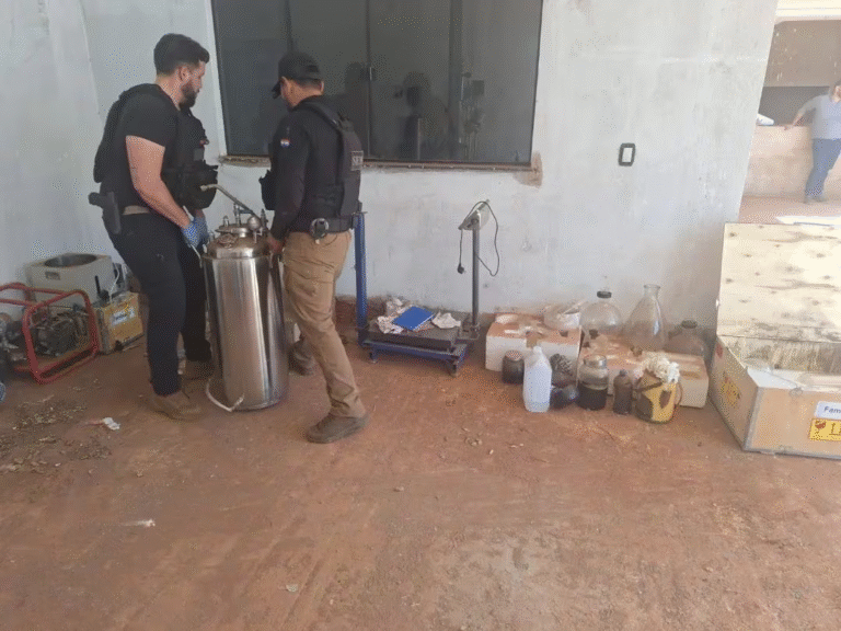 Hallan más de 1.300 kilos de marihuana en laboratorio narco Hallan más de 1.300 kilos de marihuana en laboratorio narco