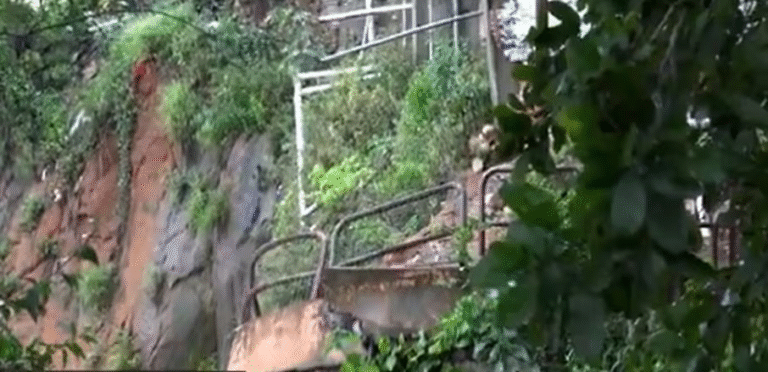 Se desmoronó parte del mirador de Itá Pytã Punta