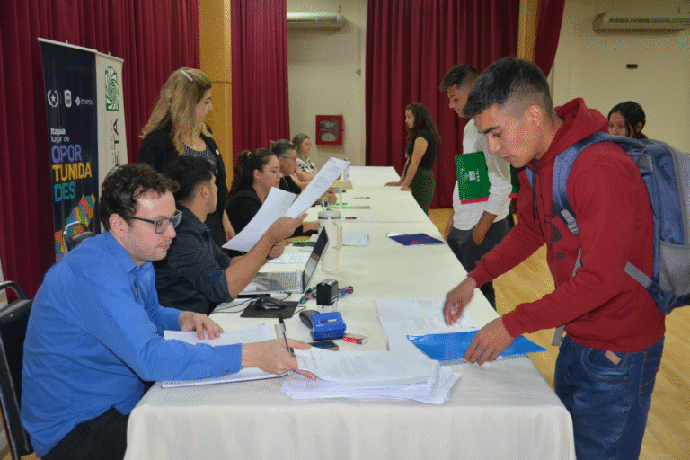 Becarios de Itapúa deben presentar documentos para segundo desembolso