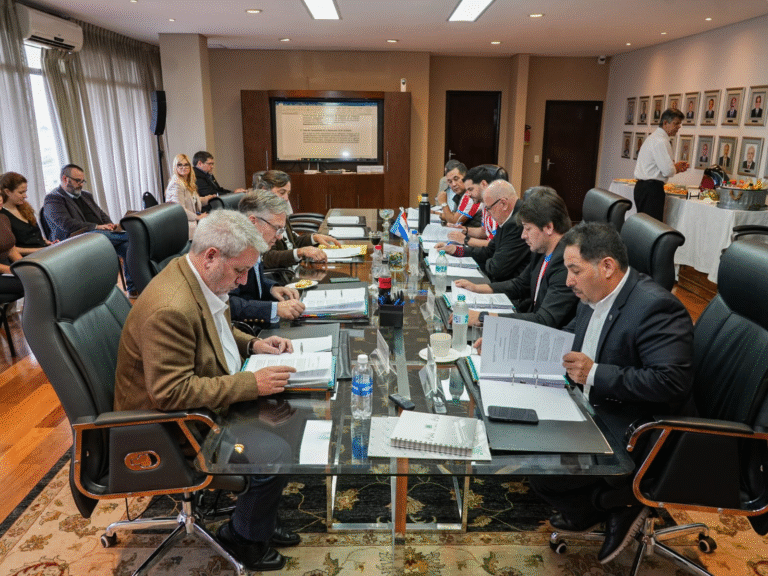 Consejo de Administración de Yacyretá se reunió hoy en Asunción Consejo de Administración de Yacyretá se reunió hoy en Asunción