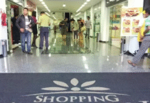 Niño pasó la noche en un shopping tras ser olvidado por su padre