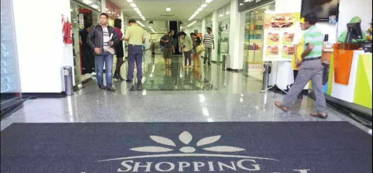 Niño pasó la noche en un shopping tras ser olvidado por su padre