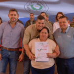 Marina Cué: Gobierno entrega títulos de propiedad e inicia nueva etapa en emblemática comunidad