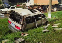 Furgoneta repleta de marihuana volcó en Ciudad del Este