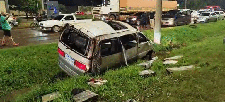 Furgoneta repleta de marihuana volcó en Ciudad del Este