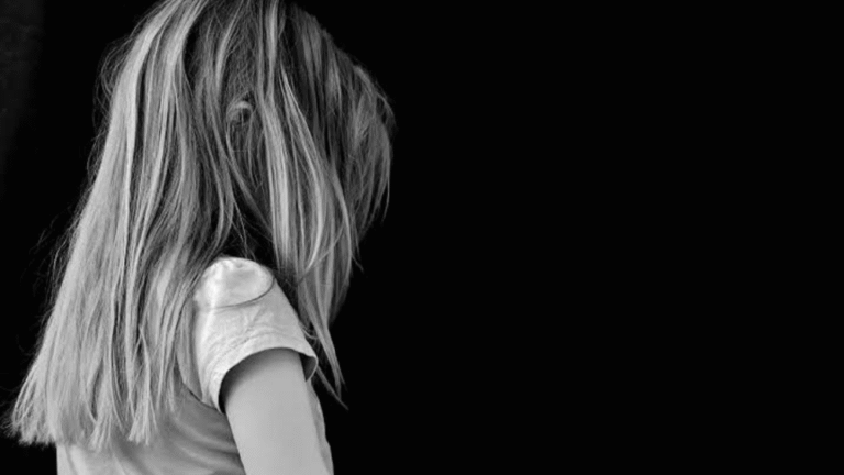 Dos hombres habrían raptado a una niña y luego la liberaron