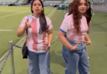 Alumnos pusieron del revés su remera paraguaya para poder ingresar a estadio de Palmeiras