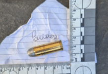 Nuevo ataque a casa de periodista: dejaron un proyectil con un mensaje