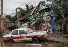 Asciende a 64 la cifra de muertos en México por inundaciones