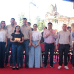 Entregan becas universitarias a centenares de estudiantes de Ñeembucú