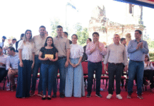Entregan becas universitarias a centenares de estudiantes de Ñeembucú