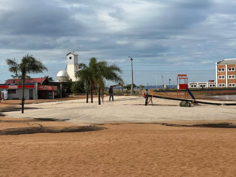 Renuevan arena de la Playa San José para la próxima temporada de verano