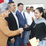 Becarios de Caazapá reciben segundo desembolso