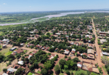 Yacyretá inicia proceso de titulación gratuita de casas ocupadas por familias extracensales, en Encarnación