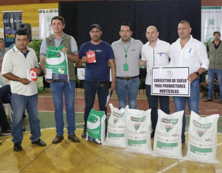 PRO PY/ITAPÚA: ENTREGA DE CORRECTOR DE SUELO Y SEMILLAS DE AUTOCONSUMO