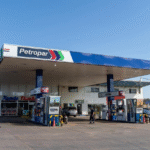 Peña anuncia reducción en el precio del combustible en Petropar